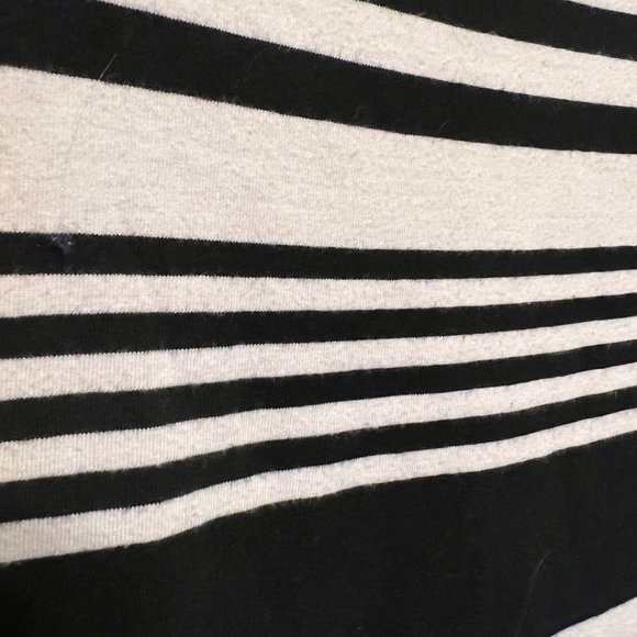 Chaps-Medium-Black & White Strips-Stretch-Casual-Classy-travel-vacation - Picture 8 of 8